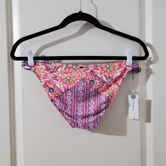 NWT O'Neill Floral Low Rise Cheeky Swimsuit Bottoms - Picture 1 of 4
